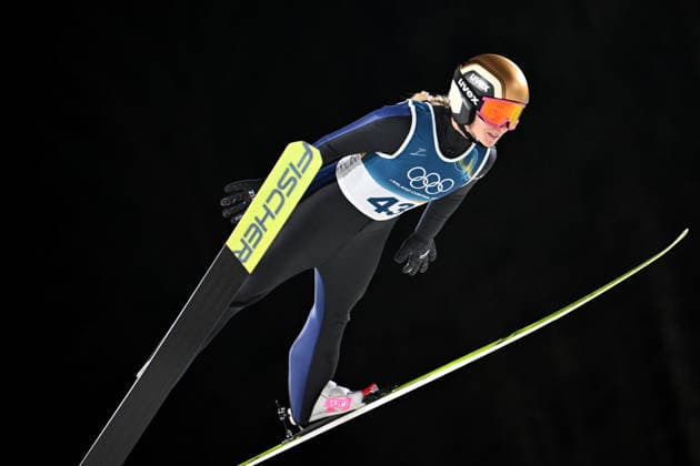 Predazzo, Italy, February 15th 2026. Katharina Schmid of Germany in action during the Ski jumping, Skispringen, Ski, nordisch Womens Large Hill Individual competition of the Olympic Winter games, Winterspiele,Spiele, Summer games 2026 in Predazzo, Italy. (Photo by Igor Kupljenik Sports Press Photo)  Copyright: xIgorxKupljenikx xSPPx Sportspressphoto_SPR93240