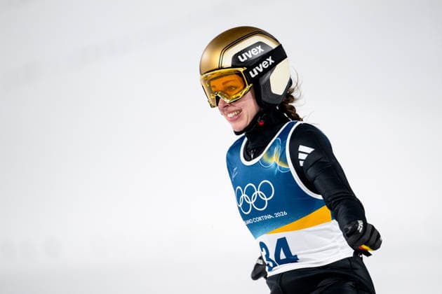 SEYFARTH Juliane (Deutschland) lacht, ITA, Olympische Spiele Milano Cortina 2026, Olympia, Skispringen, Großschanze Frauen Einzel, 15.02.2026 ITA, Olympische Spiele Milano Cortina 2026, Olympia, Skispringen, Großschanze Frauen Einzel, 15.02.2026 Predazzo *** SEYFARTH Juliane Germany laughs, ITA, Olympic Games Milano Cortina 2026, Olympic Games, Ski Jumping, Large Hill Women Individual, 15 02 2026 ITA, Olympic Games Milano Cortina 2026, Olympic Games, Ski Jumping, Large Hill Women Individual, 15 02 2026 Predazzo Copyright: xEibner-Pressefoto Memmlerx EP_MMR