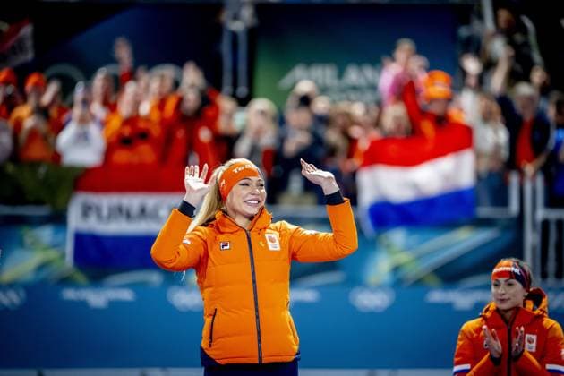 MILAN - Femke Kok became the first Dutch speed skater to win gold in the 500 meters at the Olympic Games, Olympische Spiele, Olympia, OS The 25-year-old Frisian won the shortest distance at the Milano Speed skating, Eisschnelllauf Stadium in an Olympic record time of 36.49. Jutta Leerdam, after winning gold in the 1000 meters, skated to silver in 37.15. ROBIN UTRECHT ANP netherlands out - belgium out xVIxxIVx 550804668 originalFilename: 550804668.jpg