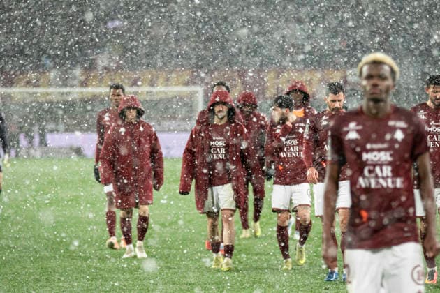 FOOTBALL : Metz fc vs Auxerre - ligue 1 - Metz - 15 2 26 DÃ ception des joueurs de l equipe de Metz apres leur dÃ faite  Copyright: xx