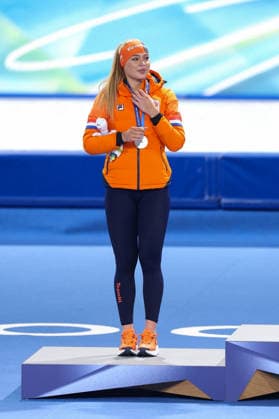 Winter Olympics - Podium of Speed skating, Eisschnelllauf Women s 500m Silver medalist Jutta Leerdam of Team Netherlands celebrates during the medal ceremony for the Speed Skating Women s 500m on day nine of the Milano Cortina 2026 Winter Olympic Games, Olympische Spiele, Olympia, OS at Milano Speed Skating Stadium on February 15, 2026 in Milan, Italy. Photo by Alexis Jumeau ABACAPRESS.COM Milan Italy  Copyright: xJumeauxAlexis ABACAx