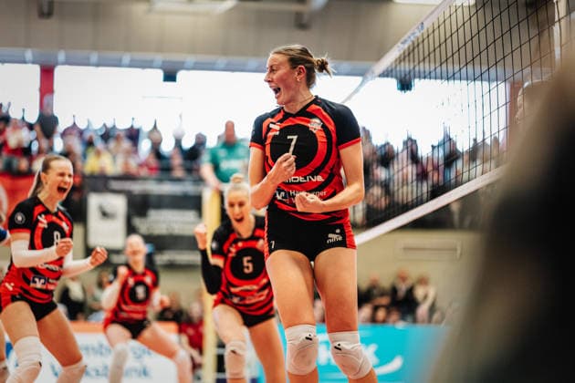 Volleyball Frauen Saison 2025 2026 Volleyball Bundesliga ETV Hamburger Volksbank Volleys vs. Schwarz-Weiß Erfurt 15.02.2026 Leonie Körtzinger ( 7, ETV Hamburger Volksbank Volleys) jubelt Hamburg Sporthalle Hoheluft Hamburg Deutschland