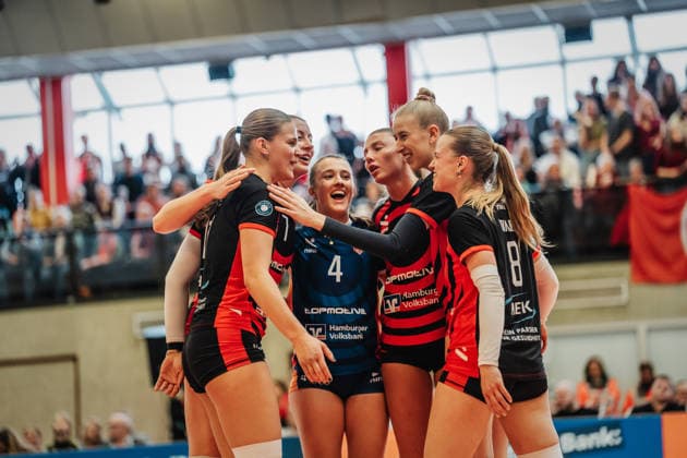 Volleyball Frauen Saison 2025 2026 Volleyball Bundesliga ETV Hamburger Volksbank Volleys vs. Schwarz-Weiß Erfurt 15.02.2026 v.l. Svea Frobel ( 11, ETV Hamburger Volksbank Volleys), Leonie Körtzinger ( 7, ETV Hamburger Volksbank Volleys), Sarah Stiriz ( 4, ETV Hamburger Volksbank Volleys), Lina Köster ( 3, ETV Hamburger Volksbank Volleys), Anna Hartig ( 5, ETV Hamburger Volksbank Volleys), Zoe Konjer ( 8, ETV Hamburger Volksbank Volleys) Hamburg Sporthalle Hoheluft Hamburg Deutschland