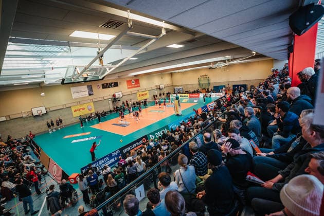 Volleyball Frauen Saison 2025 2026 Volleyball Bundesliga ETV Hamburger Volksbank Volleys vs. Schwarz-Weiß Erfurt 15.02.2026 Die ausverkaufte Halle Hoheluft Hamburg Sporthalle Hoheluft Hamburg Deutschland