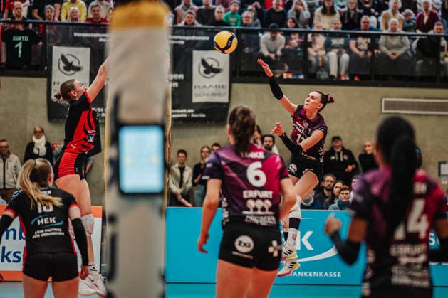 Volleyball Frauen Saison 2025 2026 Volleyball Bundesliga ETV Hamburger Volksbank Volleys vs. Schwarz-Weiß Erfurt 15.02.2026 Isabel Kovacic ( 11, Schwarz-Weiß Erfurt) beim Angriff Hamburg Sporthalle Hoheluft Hamburg Deutschland