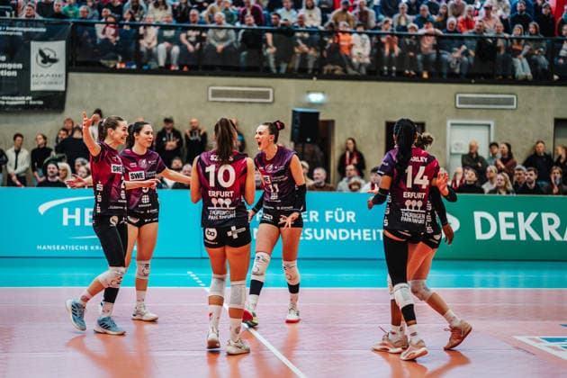 Volleyball Frauen Saison 2025 2026 Volleyball Bundesliga ETV Hamburger Volksbank Volleys vs. Schwarz-Weiß Erfurt 15.02.2026 Erfurt jubelt, in der Mitte Isabel Kovacic ( 11, Schwarz-Weiß Erfurt) Hamburg Sporthalle Hoheluft Hamburg Deutschland