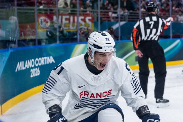 MILANO, ITALY - FEBRUARY 15: Floran Douay (France, 91) cheers after scoring the 1:1 goal during the Ice hockey, Eishockey Men Canada vs France - Preliminary Round - Group A at the Milano Cortina 2026 Olympics at Milano Santagiulia Ice Hockey Arena on day 9 of the Milano Cortina 2026 Olympics on February 15, 2026 in Milano, Italy. Editorial use only. Italy Copyright: xSteffiexWunderlx