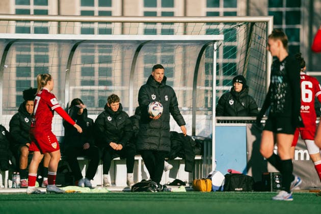 Miren Catovic, Trainer FC Viktoria Berlin Miren Catovic, Trainer FC Viktoria Berlin im Spiel gegen den VfB Stuttgart in der 2. Frauen-Bundesliga Berlin Copyright: xKaixHeuserxKaixHeuserx