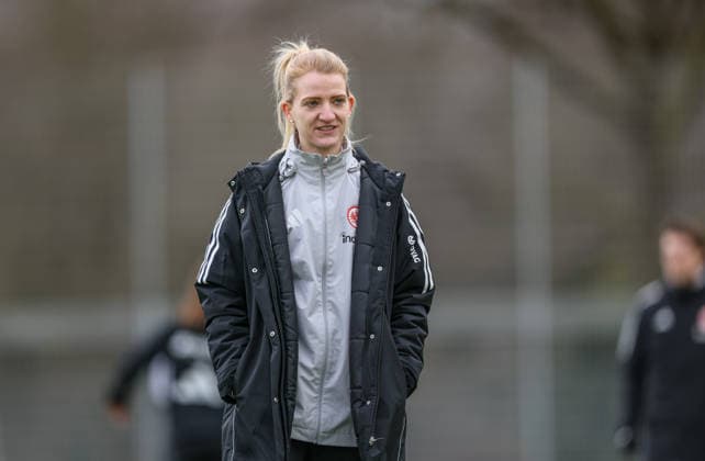 GER, Frankfurt, Eintracht Frankfurt II vs FSV Mainz 05, 2. Frauen Bundesliga, Fussball, DFB, Spielzeit 2025 2026, Stadion am Brentanobad, 17. Spieltag im Bild: Kim Fellhauer (Trainerin Eintracht Frankfurt Frauen II) DFB DFL REGULATIONS PROHIBIT ANY USE OF PHOTOGRAPHS AS IMAGE SEQUENCES AND OR QUASI-VIDEO, 15.02.2026 Copyright: HMBxMedia HendrikxHamelau