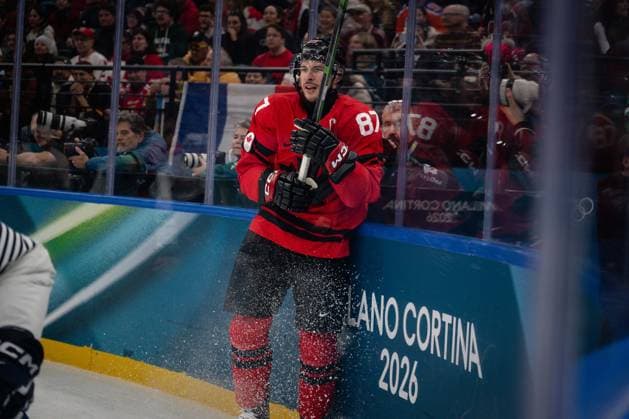 Sidney Crosby (Canada, 87) in action during the Menss Ice hockey, Eishockey group stage game between Canada and France at the Olympic Winter games, Winterspiele,Spiele, Summer games Milano Cortina 2026 at the Milano Santa Giulia Ice Hockey Arena, Milan, Italy, on February 15, 2026. im Gruppenspiel der Männer im Eishockey zwischen Kanada und Frankreich bei den Olympischen Winterspielen Milano Cortina 2026 in der Milano Santa Giulia Ice Hockey Arena, Mailand, Italien, am 15. Februar 2026. *** Sidney Crosby Canada, 87 in action during the Mens ice hockey group stage game between Canada and France at the Olympic Winter Games Milano Cortina 2026 at the Milano Santa Giulia Ice Hockey Arena, Milan, Italy, on February 15, 2026 in the Mens ice hockey group stage game between Canada and France at the Olympic Winter Games Milano Cortina 2026 at the Milano Santa Giulia Ice Hockey Arena, Milan, Italy, on February 15, 2026 Copyright: HMBxMedia MarcxNiemeyer