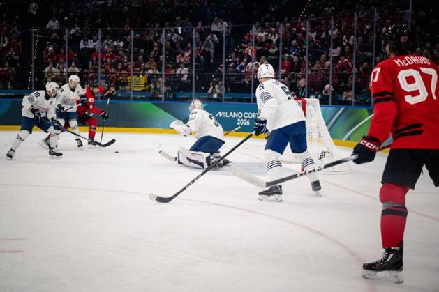 Tom Wilson (Canada, 43) in action during the Menss Ice hockey, Eishockey group stage game between Canada and France at the Olympic Winter games, Winterspiele,Spiele, Summer games Milano Cortina 2026 at the Milano Santa Giulia Ice Hockey Arena, Milan, Italy, on February 15, 2026. im Gruppenspiel der Männer im Eishockey zwischen Kanada und Frankreich bei den Olympischen Winterspielen Milano Cortina 2026 in der Milano Santa Giulia Ice Hockey Arena, Mailand, Italien, am 15. Februar 2026. *** Tom Wilson Canada, 43 in action during the Mens ice hockey group stage game between Canada and France at the Olympic Winter Games Milano Cortina 2026 at the Milano Santa Giulia Ice Hockey Arena, Milan, Italy, on February 15, 2026 in the Mens ice hockey group stage game between Canada and France at the Olympic Winter Games Milano Cortina 2026 at the Milano Santa Giulia Ice Hockey Arena, Milan, Italy, on February 15, 2026 Copyright: HMBxMedia MarcxNiemeyer