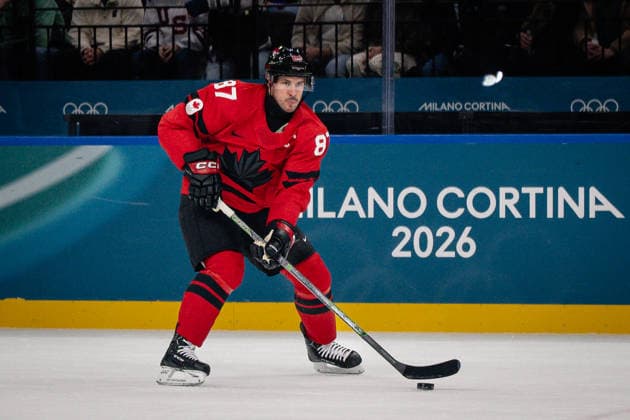 Sidney Crosby (Canada, 87) in action during the Menss Ice hockey, Eishockey group stage game between Canada and France at the Olympic Winter games, Winterspiele,Spiele, Summer games Milano Cortina 2026 at the Milano Santa Giulia Ice Hockey Arena, Milan, Italy, on February 15, 2026. im Gruppenspiel der Männer im Eishockey zwischen Kanada und Frankreich bei den Olympischen Winterspielen Milano Cortina 2026 in der Milano Santa Giulia Ice Hockey Arena, Mailand, Italien, am 15. Februar 2026. *** Sidney Crosby Canada, 87 in action during the Mens ice hockey group stage game between Canada and France at the Olympic Winter Games Milano Cortina 2026 at the Milano Santa Giulia Ice Hockey Arena, Milan, Italy, on February 15, 2026 in the Mens ice hockey group stage game between Canada and France at the Olympic Winter Games Milano Cortina 2026 at the Milano Santa Giulia Ice Hockey Arena, Milan, Italy, on February 15, 2026 Copyright: HMBxMedia MarcxNiemeyer