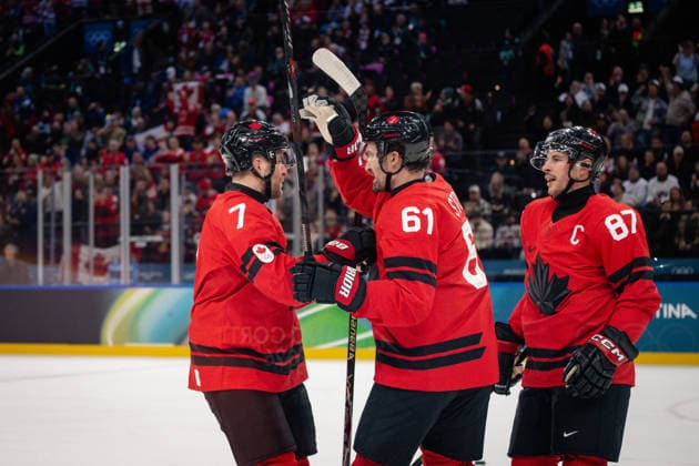 Goal celebration Devon Toews (Canada, 7) in action during the Menss Ice hockey, Eishockey group stage game between Canada and France at the Olympic Winter games, Winterspiele,Spiele, Summer games Milano Cortina 2026 at the Milano Santa Giulia Ice Hockey Arena, Milan, Italy, on February 15, 2026. im Gruppenspiel der Männer im Eishockey zwischen Kanada und Frankreich bei den Olympischen Winterspielen Milano Cortina 2026 in der Milano Santa Giulia Ice Hockey Arena, Mailand, Italien, am 15. Februar 2026. *** Goal celebration Devon Toews Canada, 7 in action during the Mens ice hockey group stage game between Canada and France at the Olympic Winter Games Milano Cortina 2026 at the Milano Santa Giulia Ice Hockey Arena, Milan, Italy, on February 15, 2026 in the Mens ice hockey group stage game between Canada and France at the Olympic Winter Games Milano Cortina 2026 at the Milano Santa Giulia Ice Hockey Arena, Milan, Italy, on February 15, 2026 Copyright: HMBxMedia MarcxNiemeyer