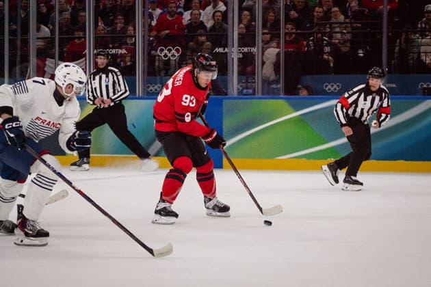 Mitch Marner (Canada, 93) in action during the Menss Ice hockey, Eishockey group stage game between Canada and France at the Olympic Winter games, Winterspiele,Spiele, Summer games Milano Cortina 2026 at the Milano Santa Giulia Ice Hockey Arena, Milan, Italy, on February 15, 2026. im Gruppenspiel der Männer im Eishockey zwischen Kanada und Frankreich bei den Olympischen Winterspielen Milano Cortina 2026 in der Milano Santa Giulia Ice Hockey Arena, Mailand, Italien, am 15. Februar 2026. *** Mitch Marner Canada, 93 in action during the Mens ice hockey group stage game between Canada and France at the Olympic Winter Games Milano Cortina 2026 at the Milano Santa Giulia Ice Hockey Arena, Milan, Italy, on February 15, 2026 in the Mens ice hockey group stage game between Canada and France at the Olympic Winter Games Milano Cortina 2026 at the Milano Santa Giulia Ice Hockey Arena, Milan, Italy, on February 15, 2026 Copyright: HMBxMedia MarcxNiemeyer