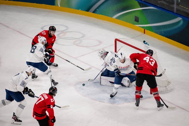 Tom Wilson (Canada, 43) in action during the Menss Ice hockey, Eishockey group stage game between Canada and France at the Olympic Winter games, Winterspiele,Spiele, Summer games Milano Cortina 2026 at the Milano Santa Giulia Ice Hockey Arena, Milan, Italy, on February 15, 2026. im Gruppenspiel der Männer im Eishockey zwischen Kanada und Frankreich bei den Olympischen Winterspielen Milano Cortina 2026 in der Milano Santa Giulia Ice Hockey Arena, Mailand, Italien, am 15. Februar 2026. *** Tom Wilson Canada, 43 in action during the Mens ice hockey group stage game between Canada and France at the Olympic Winter Games Milano Cortina 2026 at the Milano Santa Giulia Ice Hockey Arena, Milan, Italy, on February 15, 2026 in the Mens ice hockey group stage game between Canada and France at the Olympic Winter Games Milano Cortina 2026 at the Milano Santa Giulia Ice Hockey Arena, Milan, Italy, on February 15, 2026 Copyright: HMBxMedia MarcxNiemeyer