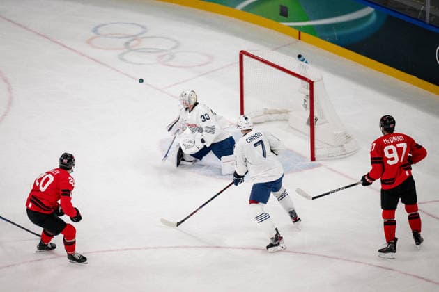 Pierre Crinon (France, 7) in action during the Menss Ice hockey, Eishockey group stage game between Canada and France at the Olympic Winter games, Winterspiele,Spiele, Summer games Milano Cortina 2026 at the Milano Santa Giulia Ice Hockey Arena, Milan, Italy, on February 15, 2026. im Gruppenspiel der Männer im Eishockey zwischen Kanada und Frankreich bei den Olympischen Winterspielen Milano Cortina 2026 in der Milano Santa Giulia Ice Hockey Arena, Mailand, Italien, am 15. Februar 2026. *** Pierre Crinon France, 7 in action during the Mens ice hockey group stage game between Canada and France at the Olympic Winter Games Milano Cortina 2026 at the Milano Santa Giulia Ice Hockey Arena, Milan, Italy, on February 15, 2026 in the Mens ice hockey group stage game between Canada and France at the Olympic Winter Games Milano Cortina 2026 at the Milano Santa Giulia Ice Hockey Arena, Milan, Italy, on February 15, 2026 Copyright: HMBxMedia MarcxNiemeyer