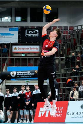 Ludwigsburg: 1. BLM - 25 26 - MTV Ludwigsburg - BERLIN RECYCLING Volleys Darius Diefenbach (Ludwigsburg) Ludwigsburg MHP Arena Baden-Württemberg Deutschland