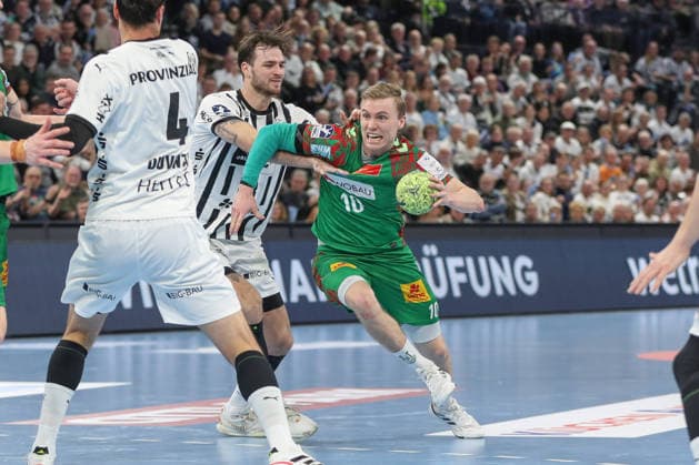 15.02.2026, xgox, Handball - Daikin HBL THW Kiel - SC Magdeburg emspor, v.l. Veron Nacinovic (Kiel, 93), Gisli Thorgeir Kristjansson (Magdeburg, 10) Zweikampf, Duell, Kampf, tackle Kiel