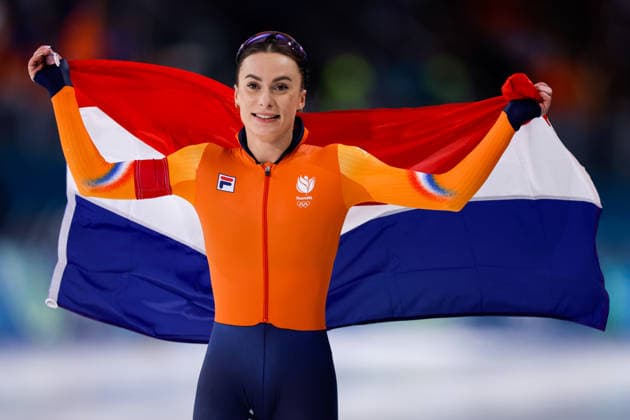 2026-02-15 Speed skating, Eisschnelllauf - Milano Cortina 2026 Winter Olympics - Day 9 MILAN, ITALY - FEBRUARY 15: Femke Kok of the Netherlands celebrating with flag after competing in the Women s 500m during Day 9 of Speed Skating - Milano Cortina 2026 Winter Olympics at Milano Speed Skating Stadium on February 15, 2026 in Milan, Italy. (Photo by Joris Verwijst BSR Agency) Milan Italy Content not available for redistribution in The Netherlands directly or indirectly through any third parties. Copyright: xBSRxAgencyx
