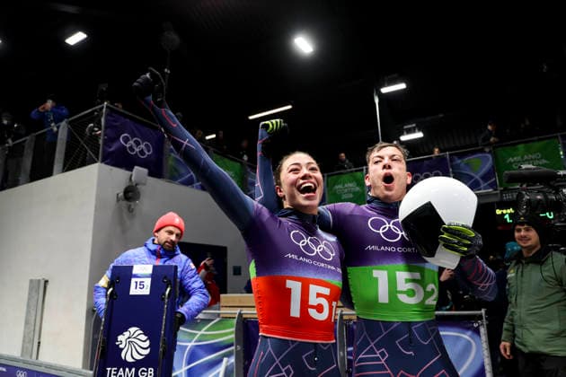 OLYMPICS - Winter Olympic Games, Olympische Spiele, Olympia, OS Milano Cortina 2026 CORTINA D AMPEZZO,ITALY,15.FEB.26 - OLYMPICS, SKELETON - Winter Olympic Games Milano Cortina 2026, mixed team. Image shows the rejoicing of Tabitha Stoeckert and Matt Weston (GBR).  GEPAxpictures xMaticxKlansek