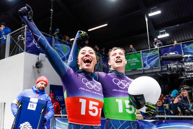OLYMPICS - Winter Olympic Games, Olympische Spiele, Olympia, OS Milano Cortina 2026 CORTINA D AMPEZZO,ITALY,15.FEB.26 - OLYMPICS, SKELETON - Winter Olympic Games Milano Cortina 2026, mixed team. Image shows the rejoicing of Tabitha Stoeckert and Matt Weston (GBR).  GEPAxpictures xMaticxKlansek