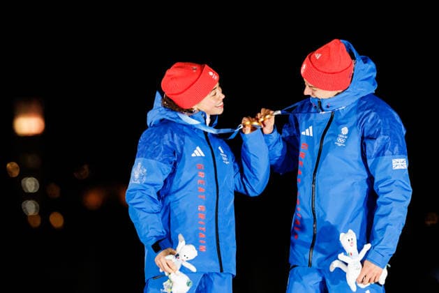 OLYMPICS - Winter Olympic Games, Olympische Spiele, Olympia, OS Milano Cortina 2026 CORTINA D AMPEZZO,ITALY,15.FEB.26 - OLYMPICS, SKELETON - Winter Olympic Games Milano Cortina 2026, mixed team, medal ceremony. Image shows Tabitha Stoeckert, Matt Weston (GBR). Keywords: medal.  GEPAxpictures xMaticxKlansek