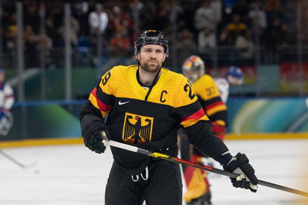 Leon Draisaitl (Germany, 29) in action during the Menss Ice hockey, Eishockey group stage game between the United States (USA) and Germany (GER) at the Olympic Winter games, Winterspiele,Spiele, Summer games Milano Cortina 2026 at the Milano Santa Giulia Ice Hockey Arena, Milan, Italy, on February 15, 2026. im Gruppenspiel der Männer im Eishockey zwischen den USA (USA) und Deutschland (GER) bei den Olympischen Winterspielen Milano Cortina 2026 in der Milano Santa Giulia Ice Hockey Arena, Mailand, Italien, am 15. Februar 2026. *** Leon Draisaitl Germany, 29 in action during the Mens ice hockey group stage game between the United States USA and Germany GER at the Olympic Winter Games Milano Cortina 2026 at the Milano Santa Giulia Ice Hockey Arena, Milan, Italy, on February 15, 2026 in the Mens ice hockey group stage game between the United States USA and Germany GER at the Olympic Winter Games Milano Cortina 2026 at the Milano Santa Giulia Ice Hockey Arena, Milan, Italy, on February 15, 2026 Copyright: HMBxMedia MarcxNiemeyer