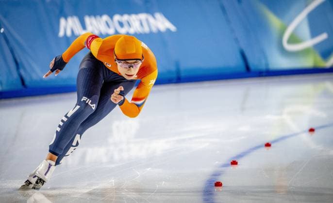 MILAN - Femke Kok became the first Dutch speed skater to win gold in the 500 meters at the Olympic Games, Olympische Spiele, Olympia, OS The 25-year-old Frisian won the shortest distance at the Milano Speed skating, Eisschnelllauf Stadium in an Olympic record time of 36.49. Jutta Leerdam, after winning gold in the 1000 meters, skated to silver in 37.15. ROBIN UTRECHT ANP netherlands out - belgium out xVIxxIVx 550807237 originalFilename: 550807237.jpg
