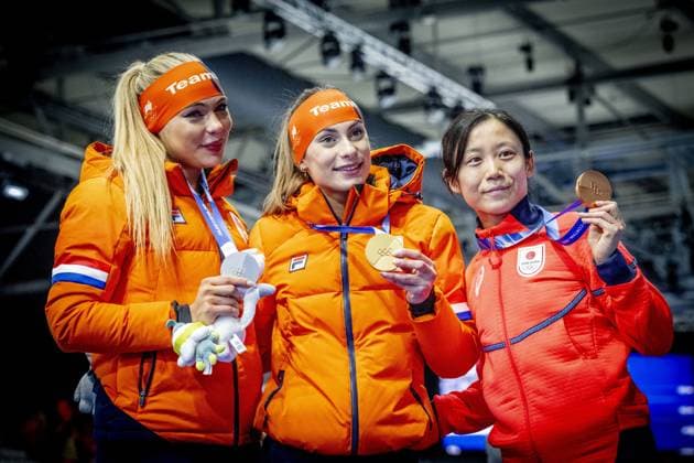 MILAN - Femke Kok became the first Dutch speed skater to win gold in the 500 meters at the Olympic Games, Olympische Spiele, Olympia, OS The 25-year-old Frisian won the shortest distance at the Milano Speed skating, Eisschnelllauf Stadium in an Olympic record time of 36.49. Jutta Leerdam, after winning gold in the 1000 meters, skated to silver in 37.15. ROBIN UTRECHT ANP netherlands out - belgium out xVIxxIVx 550807536 originalFilename: 550807536.jpg