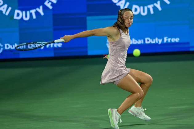 2026 Dubai Duty Free Tennis Championship DUBAI, UAE - FEBRUARY 15: Zeynep Sonmez of Turkiye competes against Sara Bejlek (not seen) of Czech Republic during Dubai Duty Free Tennis Championship at Dubai Duty Tennis Stadium in Dubai, UAE on February 15, 2026. Waleed Zein Anadolu Dubai United Arab Emirates. Editorial use only. Please get in touch for any other usage.  Copyright: x2026xAnadoluxWaleedxZeinx