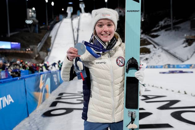 Winter Olympics in Milan Cortina 2026 Val di Fiemme, Italy 20260215. Eirin Maria Kvandal with silver medal after jumping large hill for women in Predazzo Ski jumping, Skispringen, Ski, nordisch Stadium during the Winter Olympics in Milano Cortina 2026. Photo: Terje Pedersen NTB Val di Fiemme Italy EDITORIAL USE ONLY. RESTRICTED USE FOR BETTING COMPANIES Ref:_SPOC2KpEnb5PQM.jpg *** Winter Olympics in Milan Cortina 2026 Val di Fiemme, Italy 20260215 Eirin Maria Kvandal with silver medal after jumping large hill for women in Predazzo Ski Jumping Stadium during the Winter Olympics in Milano Cortina 2026 Photo Terje Pedersen NTB Val di Fiemme Italy EDITORIAL USE ONLY RESTRICTED USE FOR BETTING COMPANIES  Copyright: xTerjexPedersenx xNTBx