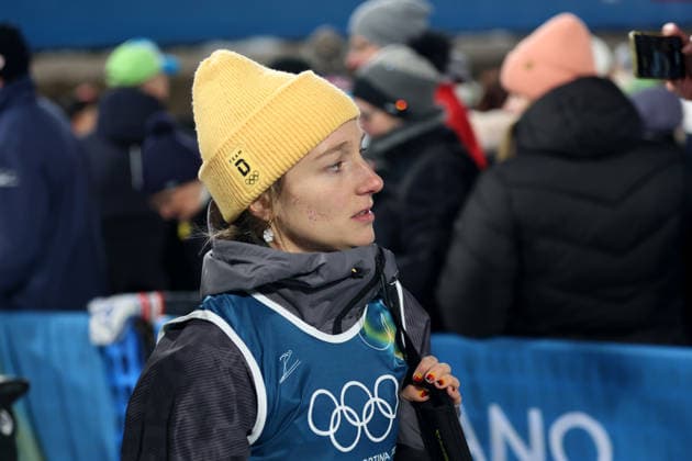 Olympische Winterspiele, Olympia, Skispringen, Frauen, Großschanze, Val di Fiemme, Predazzo, Olympiaschanze SCHMID Katharina (GER) mit Glitzer im Gesicht, enttäuscht, traurig *** Olympic Winter Games, Olympics, ski jumping, women, large hill, Val di Fiemme, Predazzo, Olympic ski jump SCHMID Katharina GER with glitter on her face, disappointed, sad