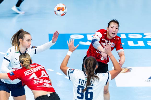 15.02.2026, GER, Handball, Frauen, Saison 2025 2026, EHF European League , Gruppenphase, Thueringer HC - Motherson Mosonmagyarovari KC Natsuki Aizawa (Thueringer HC,23) 99947 Bad Langensalza Salza Halle Sporthalle Mehrz Thüringen Deutschland