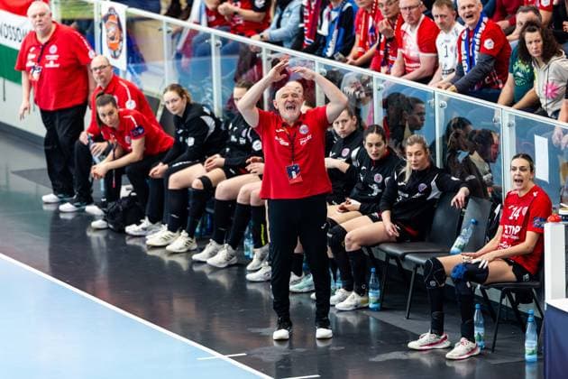 15.02.2026, GER, Handball, Frauen, Saison 2025 2026, EHF European League , Gruppenphase, Thueringer HC - Motherson Mosonmagyarovari KC Herbert Mueller (Thueringer HC,Trainer) 99947 Bad Langensalza Salza Halle Sporthalle Mehrz Thüringen Deutschland