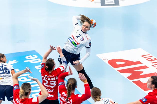 15.02.2026, GER, Handball, Frauen, Saison 2025 2026, EHF European League , Gruppenphase, Thueringer HC - Motherson Mosonmagyarovari KC Eszter Toth (Motherson Mosonmagyarovari KC) 99947 Bad Langensalza Salza Halle Sporthalle Mehrz Thüringen Deutschland