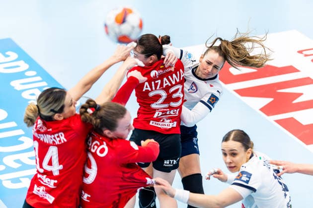 15.02.2026, GER, Handball, Frauen, Saison 2025 2026, EHF European League , Gruppenphase, Thueringer HC - Motherson Mosonmagyarovari KC Eszter Toth (Motherson Mosonmagyarovari KC) 99947 Bad Langensalza Salza Halle Sporthalle Mehrz Thüringen Deutschland