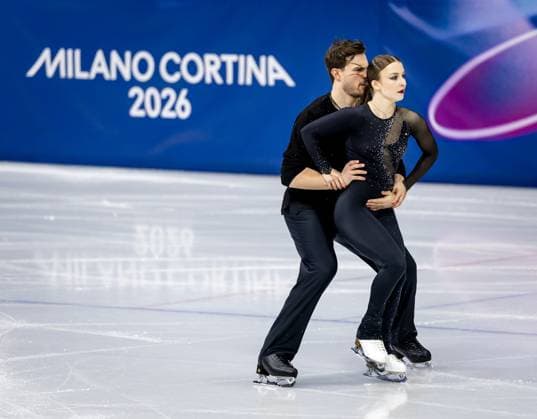 MILAN - Michel Tsiba and Daria Danilova warm up for the short Figure skating, Eiskunstlauf routine in pairs at the Milan Ice Skating Arena during the Milan Winter Olympics. SEM VAN DER WAL ANP xVIxANPxSportx xxANPxIVx 550818168 originalFilename: 550818168.jpg