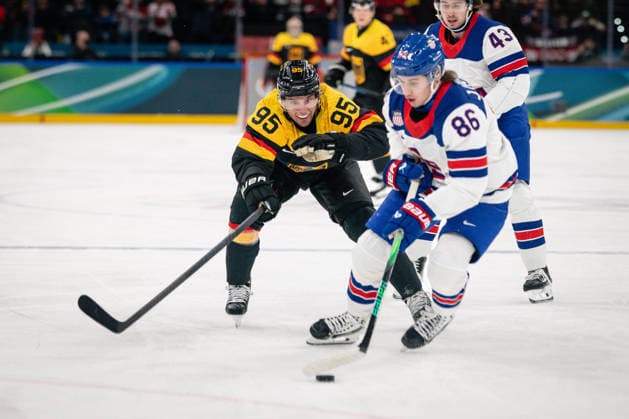 Frederik Tiffels (Germany, 95) and Jack Hughes (United States of America, 86) in action during the Menss Ice hockey, Eishockey group stage game between the United States (USA) and Germany (GER) at the Olympic Winter games, Winterspiele,Spiele, Summer games Milano Cortina 2026 at the Milano Santa Giulia Ice Hockey Arena, Milan, Italy, on February 15, 2026. im Gruppenspiel der Männer im Eishockey zwischen den USA (USA) und Deutschland (GER) bei den Olympischen Winterspielen Milano Cortina 2026 in der Milano Santa Giulia Ice Hockey Arena, Mailand, Italien, am 15. Februar 2026. *** Frederik Tiffels Germany, 95 and Jack Hughes United States of America, 86 in action during the Mens ice hockey group stage game between the United States USA and Germany GER at the Olympic Winter Games Milano Cortina 2026 at the Milano Santa Giulia Ice Hockey Arena, Milan, Italy, on February 15, 2026 in the Mens ice hockey group stage game between the United States USA and Germany GER at the Olympic Winter Games Milano Cortina 2026 at the Milano Santa Giulia Ice Hockey Arena, Milan, Italy, on February 15, 2026 Copyright: HMBxMedia MarcxNiemeyer