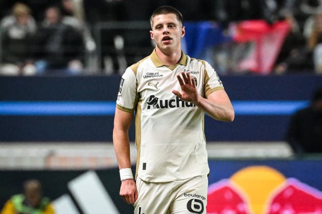 February 14, 2026, Paris, France, France: Nidal CELIK of Lens during the Ligue 1 match between Paris FC and RC Lens at Jean-Bouin Stadium on February 14, 2026 in Paris, France. Paris France - ZUMAm308 20260214_zsp_m308_040 Copyright: xMatthieuxMirvillex