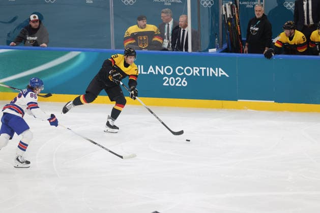 Ice hockey, Eishockey Men In Milan, Italy, on February 15, 2026, STURM Nico participates in the Ice Hockey Men s game between the United States of America and Germany on day nine of the Milano Cortina 2026 Winter Olympic Games, Olympische Spiele, Olympia, OS at Milano Santa Giulia Ice Hockey Arena. Milano Italy  Copyright: xMattiaxMarteganix originalFilename:martegani-notitle260215_npj2H.jpg