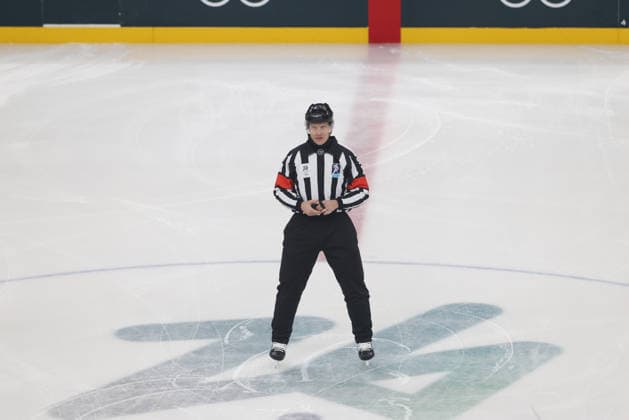 Ice hockey, Eishockey Men The referee officiates during the Ice Hockey Men s game between the United States of America and Germany on day nine of the Milano Cortina 2026 Winter Olympic Games, Olympische Spiele, Olympia, OS at Milano Santa Giulia Ice Hockey Arena in Milan, Italy, on February 15, 2026. Milano Italy  Copyright: xMattiaxMarteganix originalFilename:martegani-notitle260215_npbyn.jpg