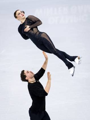 MILAN - Michel Tsiba and Daria Danilova during the short Figure skating, Eiskunstlauf routine in pairs at the Milan Ice Skating Arena at the Milan Winter Olympics. ROBIN VAN LONKHUIJSEN ANP xVIxANPxSportx xxANPxIVx 550820759 originalFilename: 550820759.jpg