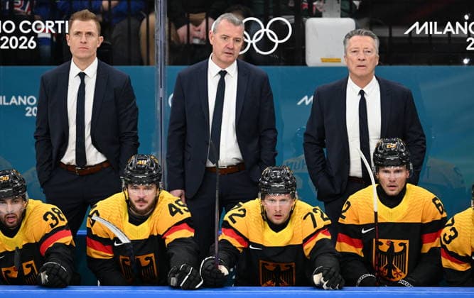 Winter Olympics - Germany v United States At Hockey Men s (R) Head coach Harold Kreis of Germany during the men s preliminary round Group C Ice hockey, Eishockey match between USA and Germany at the Milano Santagiulia Ice Hockey Arena during the Milano Cortina 2026 Winter Olympic Games, Olympische Spiele, Olympia, OS in Milan, Italy on February 15, 2026. Photo by JMP ABACAPRESS.COM Milan Italy  Copyright: xJMP ABACAx