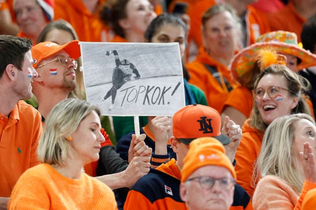 Fans show their support the Netherlands Femke Kok during the women s 500 meters final at 2026 Milano Cortina Olympics in Milan Italy on Sunday, February 15, 2026.  OLY20260215318 AARONxJOSEFCZYK