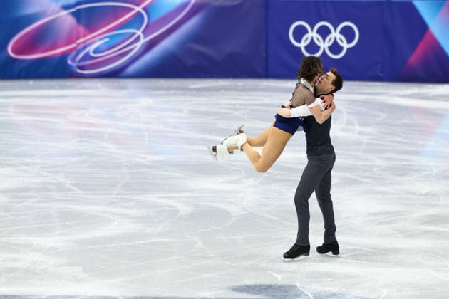 February 15, 2026, Milan, Lombardy, Italy: CAMILLE KOVALEV and PAVEL KOVALEV of France skate their short program in the Pairs of the Figure skating, Eiskunstlauf at the Milano Cortina 2026 Winter Olympic Games, Olympische Spiele, Olympia, OS Milan Italy - ZUMAc179 20260215_oly_c179_090 Copyright: xMickaelxChavetx