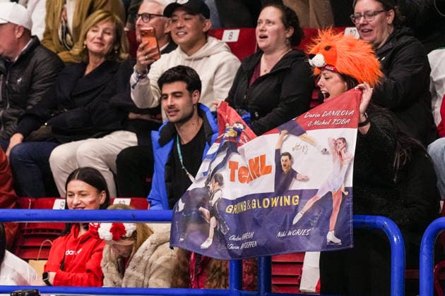 2026-02-15 - Milano Cortina 2026 Winter Olympics Figure skating, Eiskunstlauf Pair Skating MILAN, ITALY - FEBRUARY 15: Fan of Daria Danilova and Michel Tsiba of Netherlands during the Figure Skating Pair Skating Short Program during the Milano Cortina 2026 Winter Olympics at the Milano Ice Skating Arena on February 15, 2026 in Milan, Italy Milan Milano Ice Skating Arena Italy Content not available for redistribution in The Netherlands directly or indirectly through any third parties. Copyright: xAndrexWeeningx