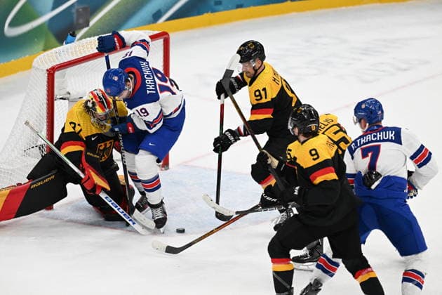 Winter Olympics - Germany v United States At Hockey Men s Team USA and Team Germany during the men s preliminary round Group C Ice hockey, Eishockey match between USA and Germany at the Milano Santagiulia Ice Hockey Arena during the Milano Cortina 2026 Winter Olympic Games, Olympische Spiele, Olympia, OS in Milan, Italy on February 15, 2026. Photo by JMP ABACAPRESS.COM Milan Italy  Copyright: xJMP ABACAx