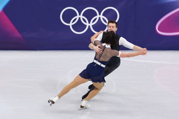 Winter Olympics - Camille Kovalev And Pavel Kovalev At Pair Figure skating, Eiskunstlauf Short Program Camille Kovalev and partner Pavel Kovalev of Team France compete in Pair Skating - Short Program on day nine of the Milano Cortina 2026 Winter Olympic Games, Olympische Spiele, Olympia, OS at Milano Ice Skating Arena on February 15, 2026 in Milan, Italy. Photo by Alexis Jumeau ABACAPRESS.COM Milan Italy  Copyright: xJumeauxAlexis ABACAx