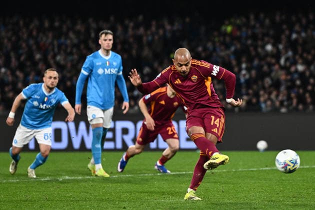 Ni Napoli 15 02 2026 - campionato di calcio serie A Napoli-Roma foto Nicola Ianuale Image nella foto: gol Donyell Malen 