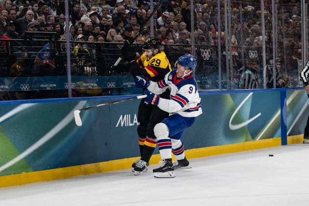 Leon Draisaitl (Germany, 29) and Jack Eichel (United States of America, 9) in action during the Menss Ice hockey, Eishockey group stage game between the United States (USA) and Germany (GER) at the Olympic Winter games, Winterspiele,Spiele, Summer games Milano Cortina 2026 at the Milano Santa Giulia Ice Hockey Arena, Milan, Italy, on February 15, 2026. im Gruppenspiel der Männer im Eishockey zwischen den USA (USA) und Deutschland (GER) bei den Olympischen Winterspielen Milano Cortina 2026 in der Milano Santa Giulia Ice Hockey Arena, Mailand, Italien, am 15. Februar 2026. *** Leon Draisaitl Germany, 29 and Jack Eichel United States of America, 9 in action during the Mens ice hockey group stage game between the United States USA and Germany GER at the Olympic Winter Games Milano Cortina 2026 at the Milano Santa Giulia Ice Hockey Arena, Milan, Italy, on February 15, 2026 in the Mens ice hockey group stage game between the United States USA and Germany GER at the Olympic Winter Games Milano Cortina 2026 at the Milano Santa Giulia Ice Hockey Arena, Milan, Italy, on February 15, 2026 Copyright: HMBxMedia MarcxNiemeyer